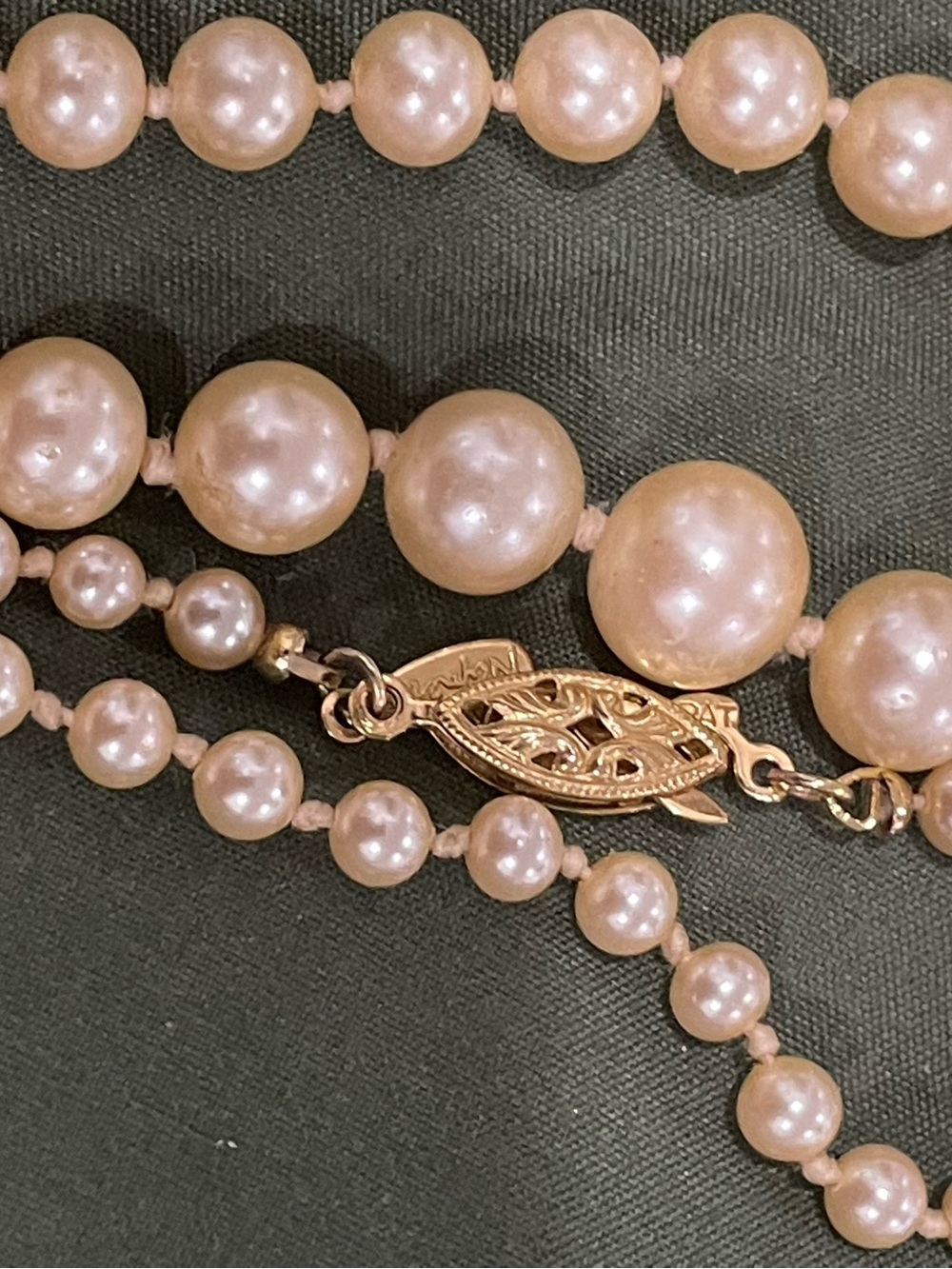 Vintage 60s/70s hand- knotted graduated Napier faux pearl necklace